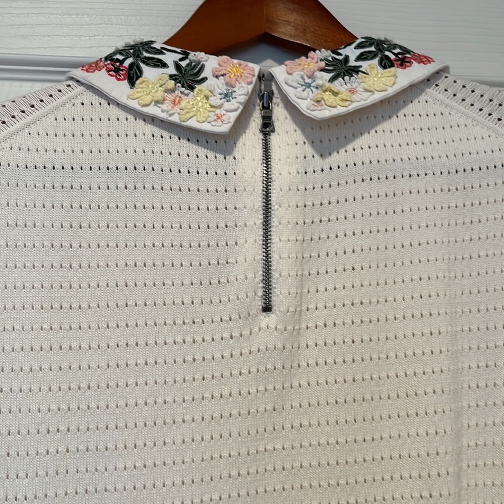 Alice and Olivia size L blouse with accent removable color - Picture 5 of 8